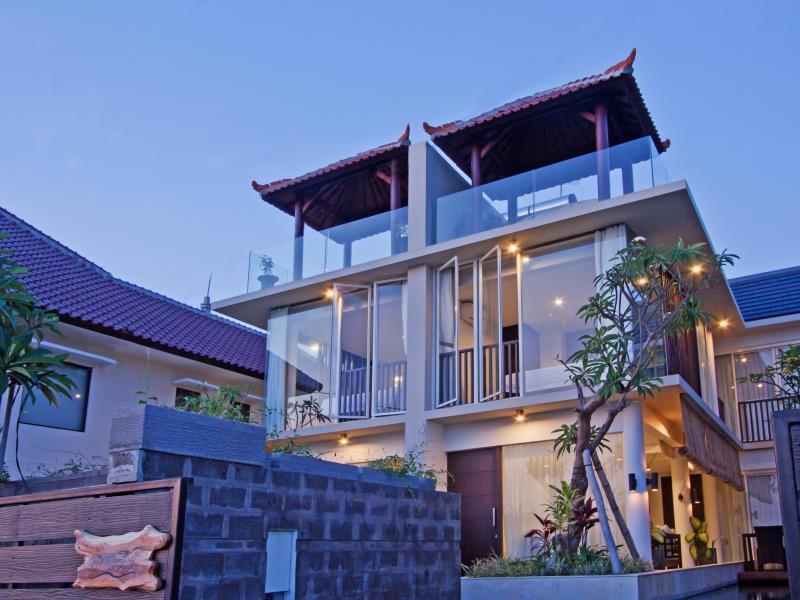 Grace And Milena Guesthouse كوتا المظهر الخارجي الصورة