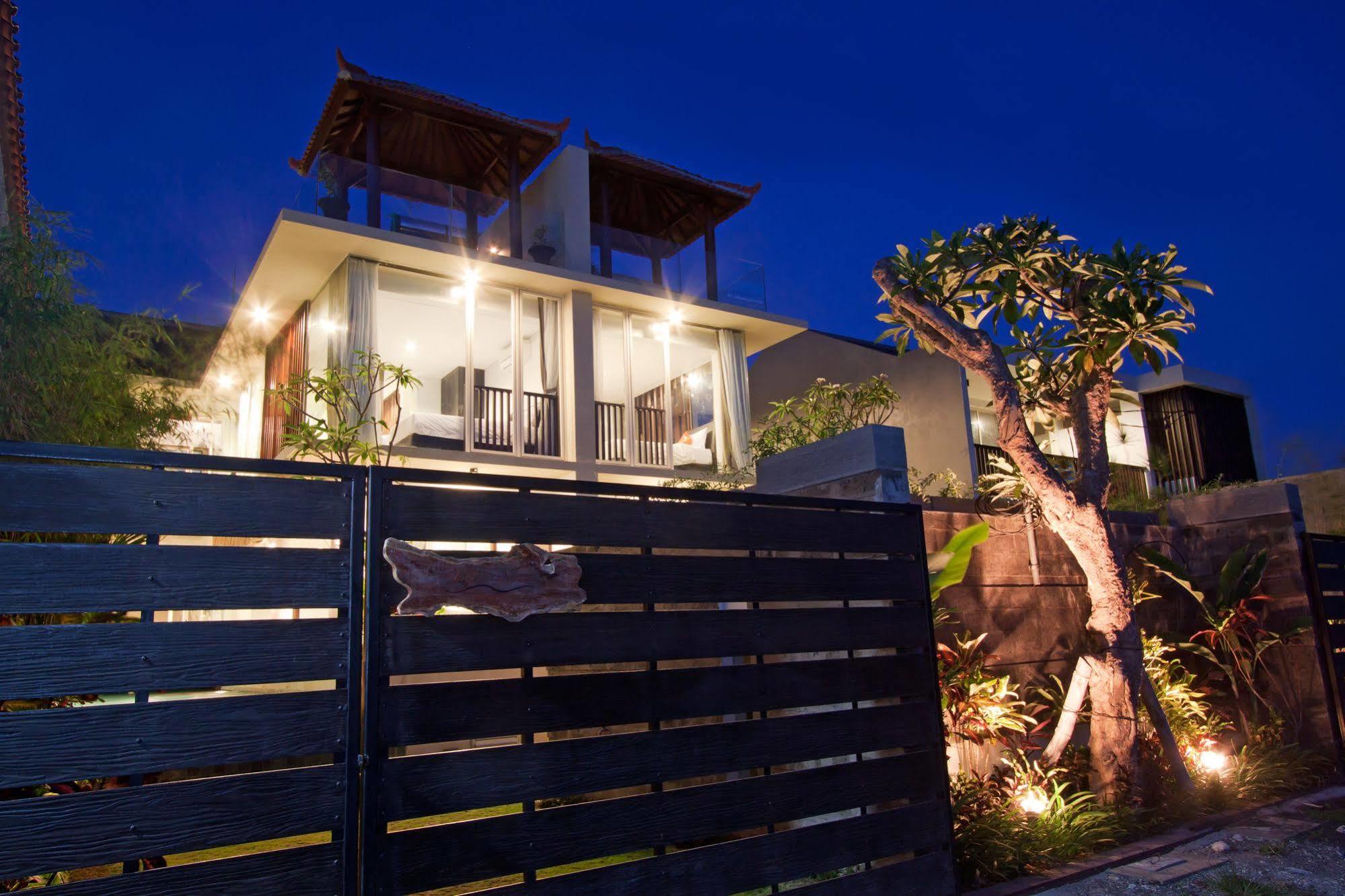 Grace And Milena Guesthouse كوتا المظهر الخارجي الصورة